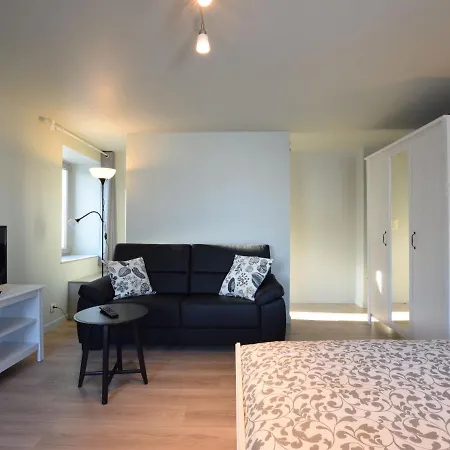 펜션 Modern In Florenville With Garden *