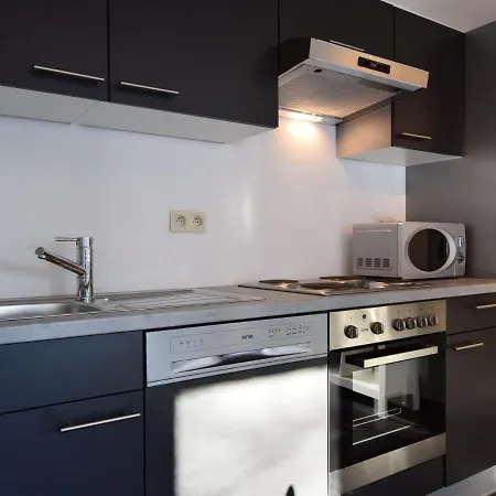 Modern In Florenville With Garden 펜션 *