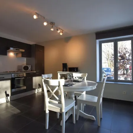 Modern In Florenville With Garden 펜션 *