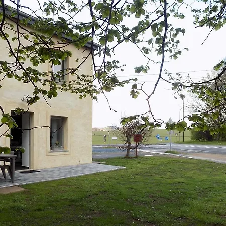 Modern In Florenville With Garden Casa vacanze Chassepierre